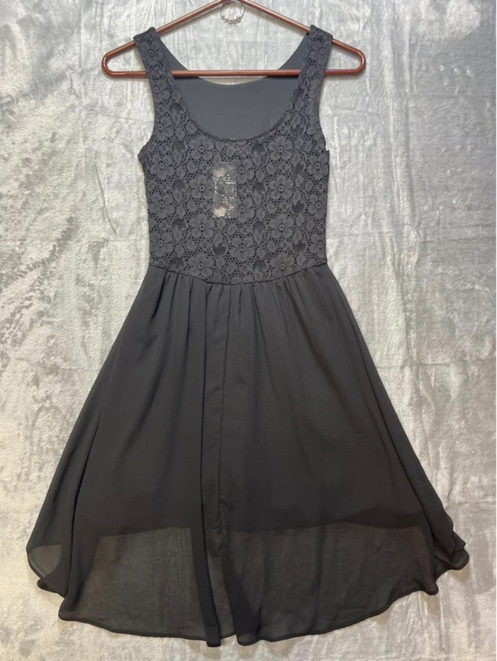 GUESS by Marciano NWT Women's Lace Cutout High Low Dress Black XS MSRP $89 - Picture 2 of 8
